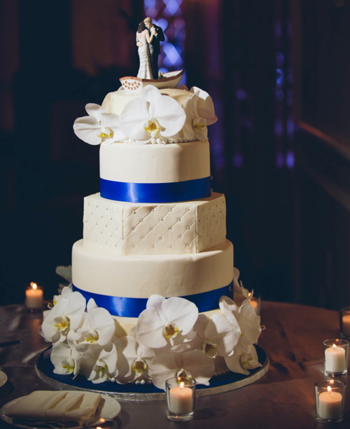 10 mẫu bánh cưới lộng lẫy trẻ trung