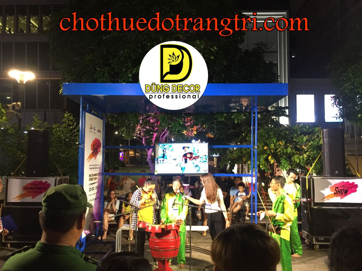 Trang trí Sân khấu Giao lưu Ca nhạc tại Phố đi bộ Nguyễn Huệ